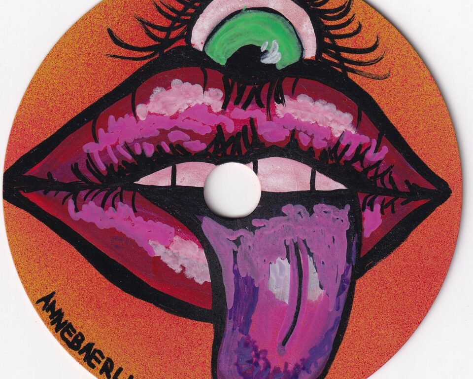 CD Lippe Zunge rechts unten Auge.jpg