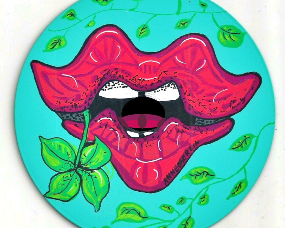 Lippe mit Blatt ohne Loch