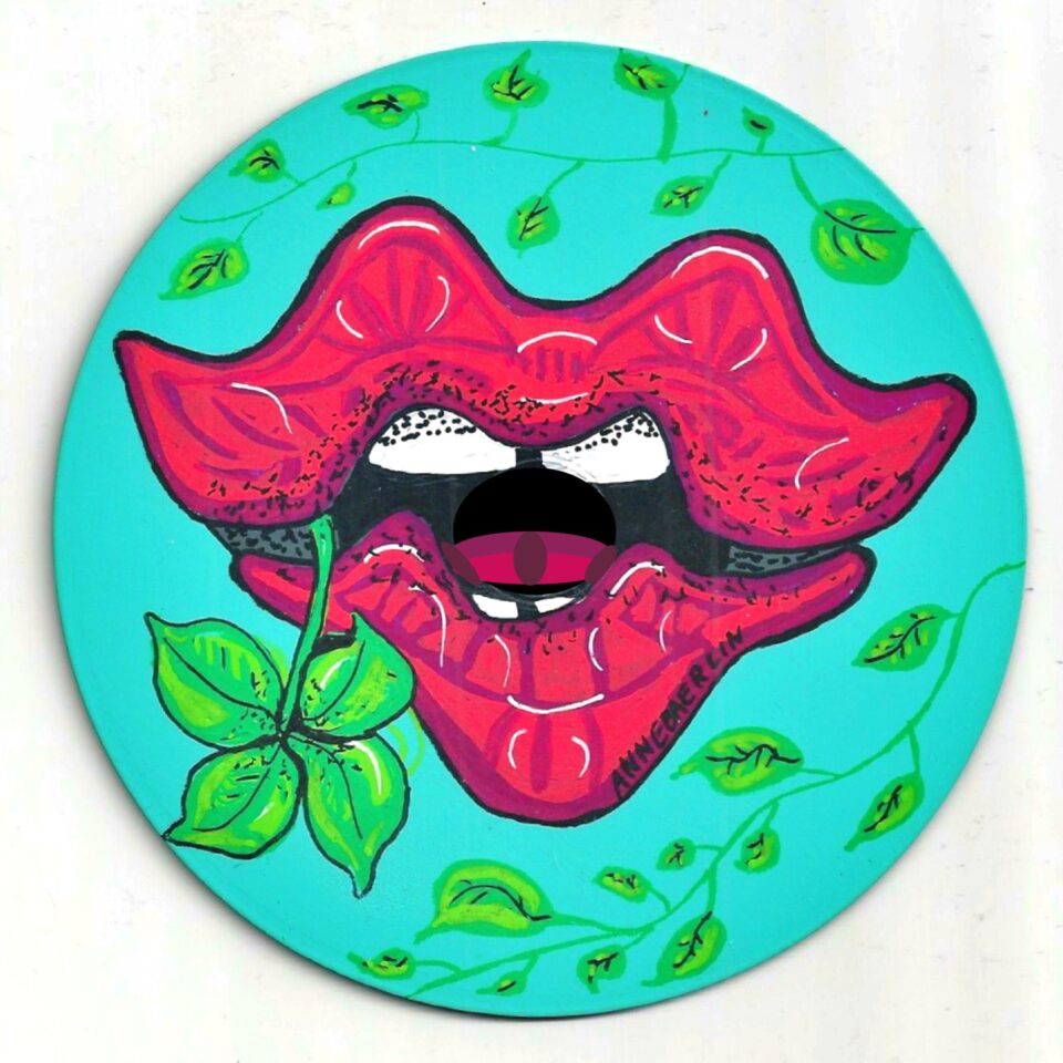 Lippe mit Blatt ohne Loch